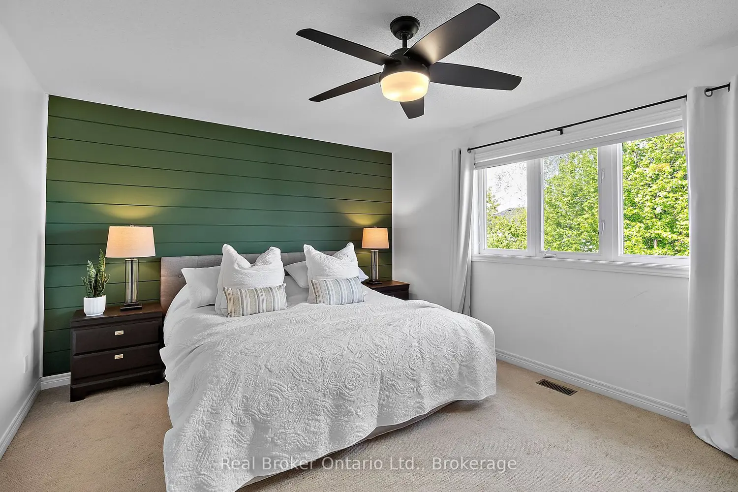 27 Goodall Crescent photo 4