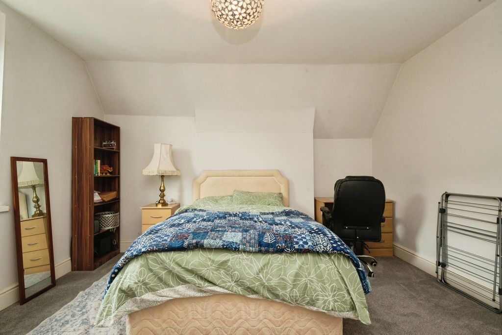 Additional image 12 of 3 bed flat for saleCaerau Road, Newport NP20