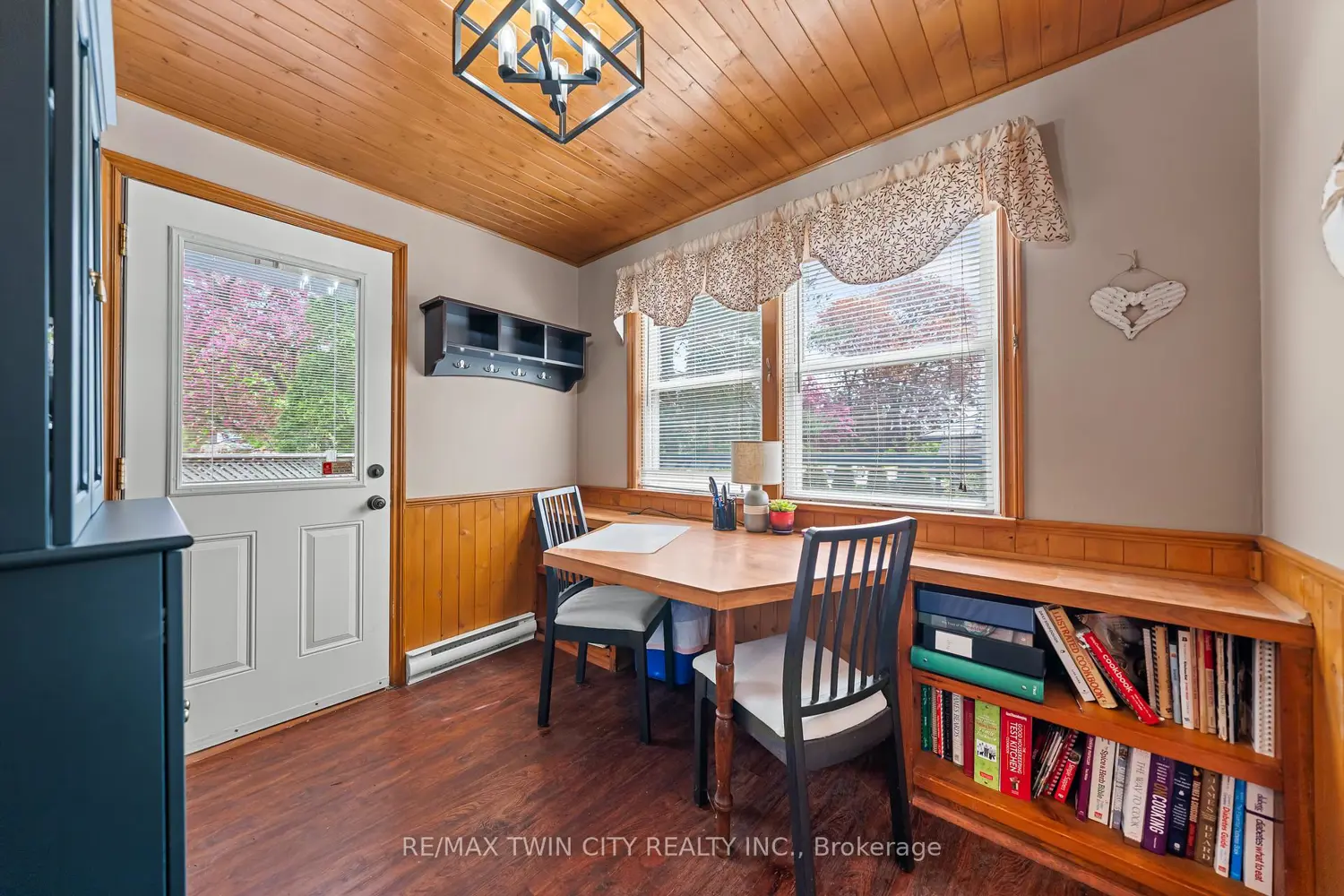 Additional image 9 of 39 Borden Avenue
