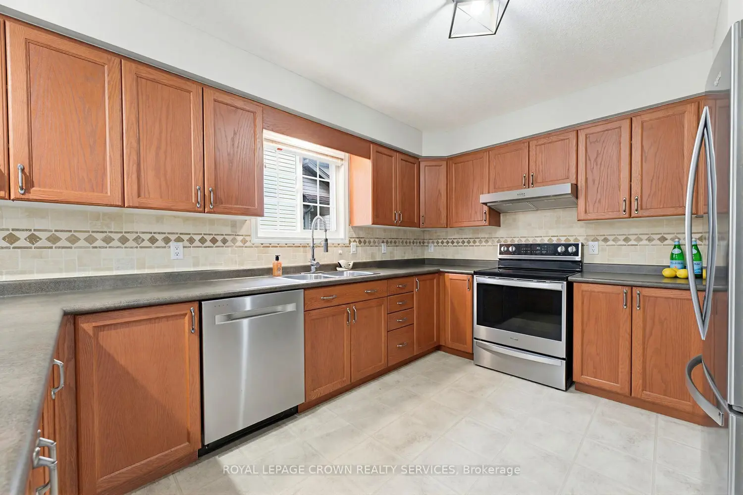 Additional image 3 of 740 Reid Crescent