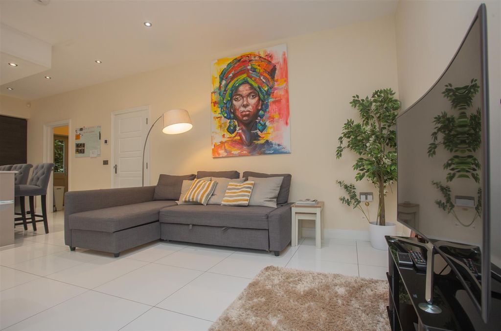 Additional image 7 of 5 bed detached house for saleVawser Crescent, Peterborough PE3