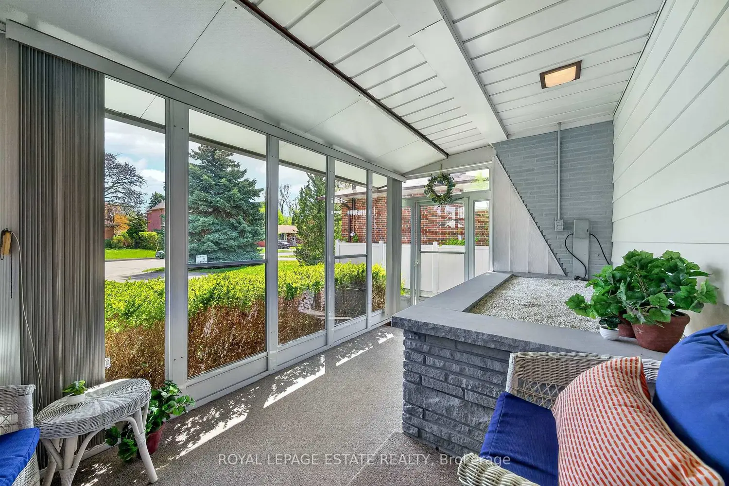 8 Wallbridge Court photo 2