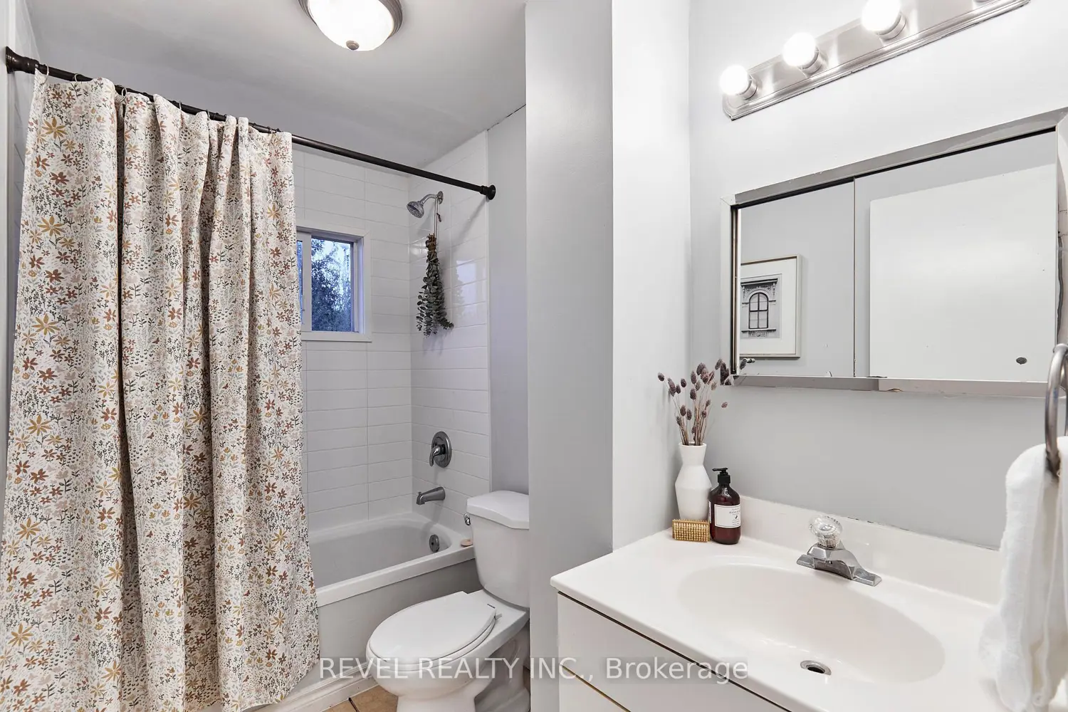 Additional image 6 of 689 Gibb Street