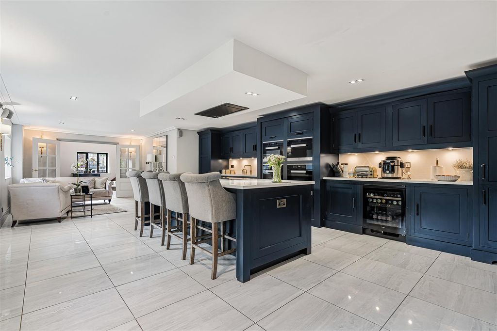 Additional image 2 of 7 bed property for sale34 Bell Lane, Syresham, Brackley NN13
