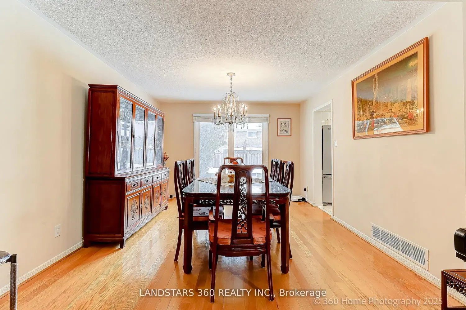 31 Whitehorn Crescent photo 4
