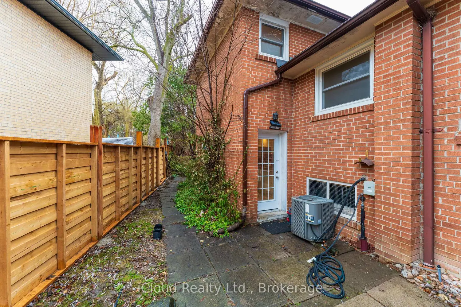 52 Montressor Drive photo 3