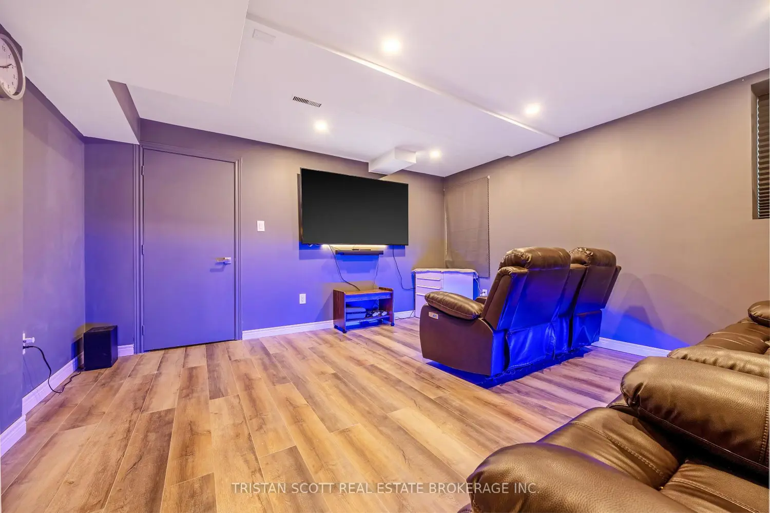 606 Nairn Circle photo 3