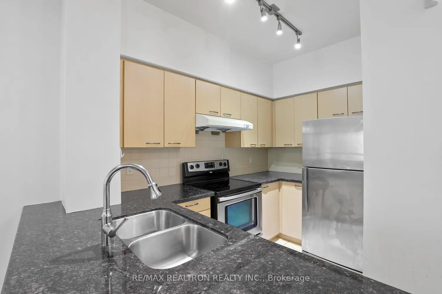Additional image 12 of 48 Suncrest Boulevard 112