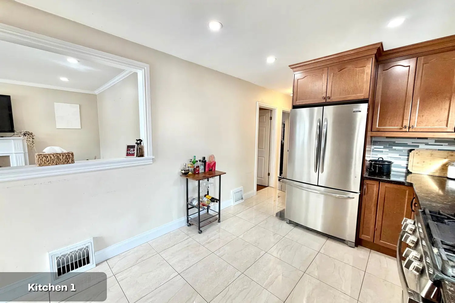 Additional image 8 of 67 Highland Avenue
