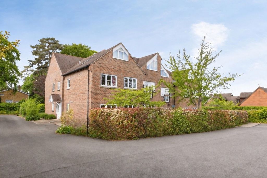 2 bed flat for saleWallingford Road, Goring, Reading RG8
