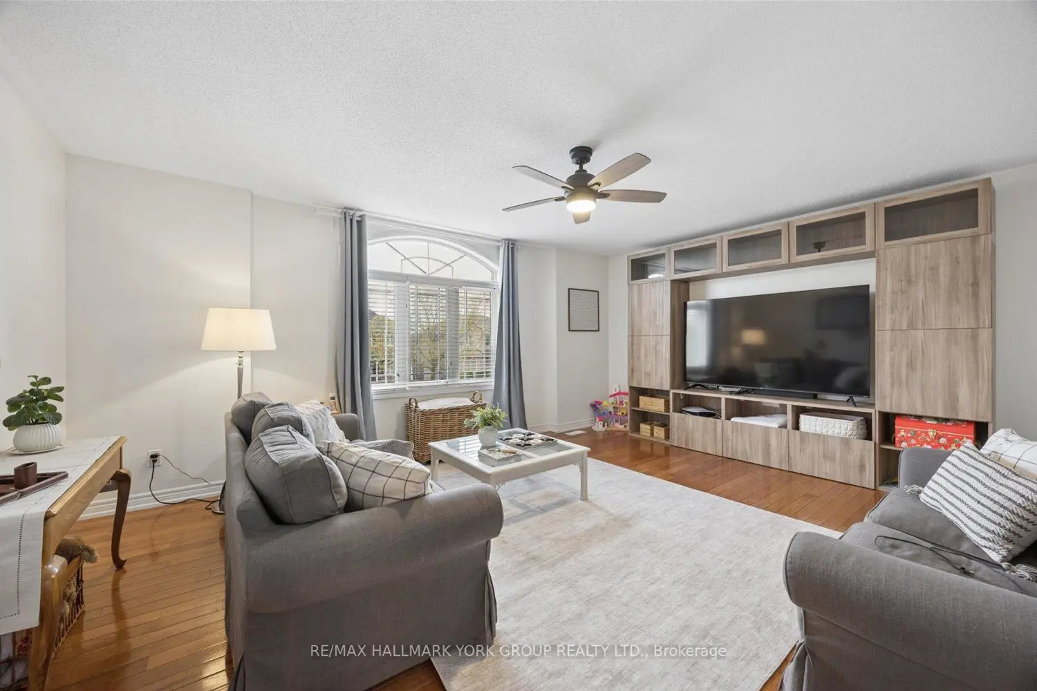 74 Wrendale Crescent photo 3
