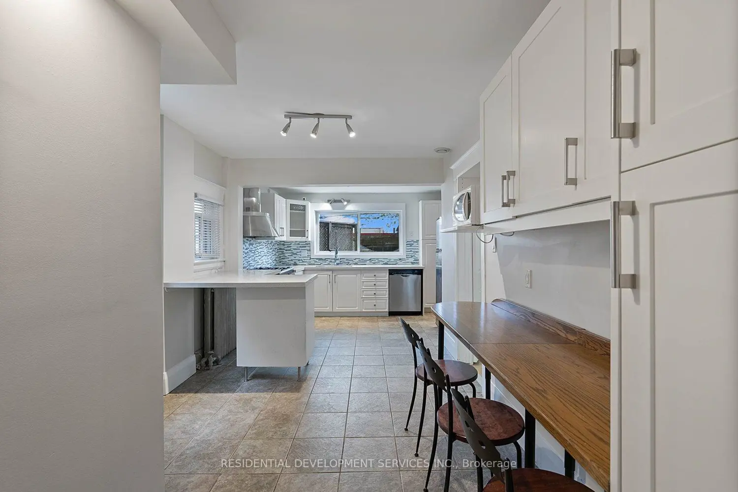 363 Strathmore Boulevard photo 4