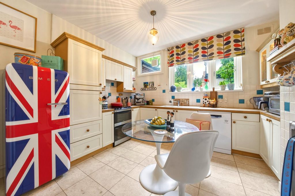 Additional image 9 of 3 bed flat for saleLucknow Avenue, Nottingham NG3