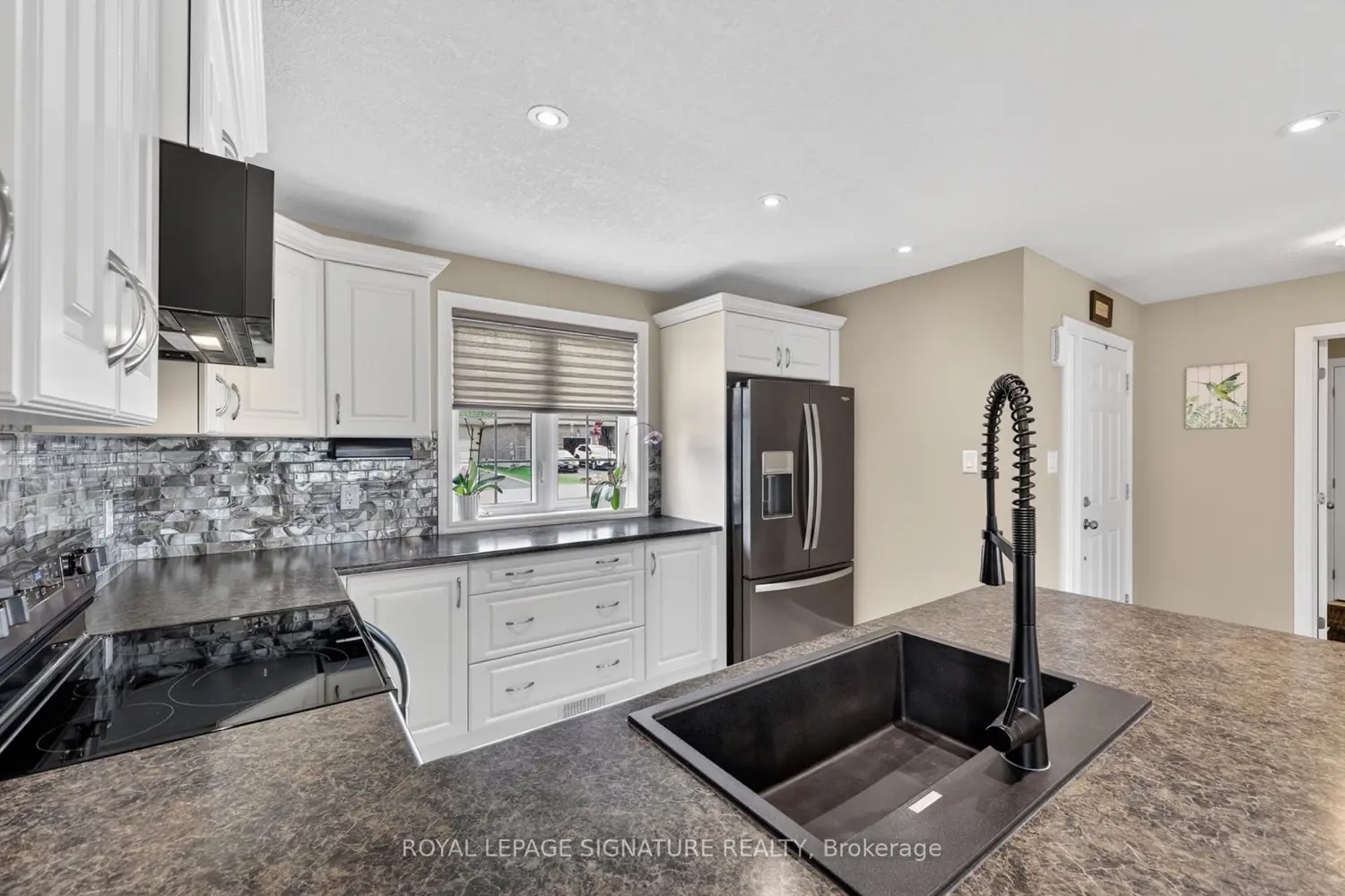 22 Hunter Avenue photo 3