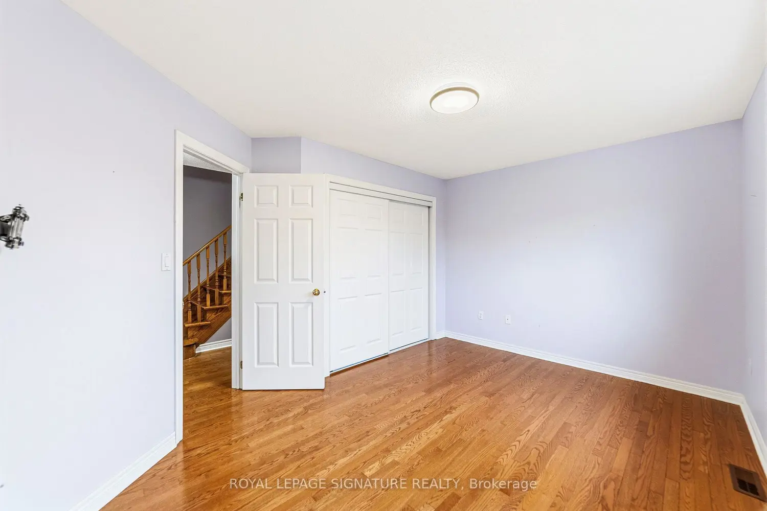 735 Poplar Road photo 4