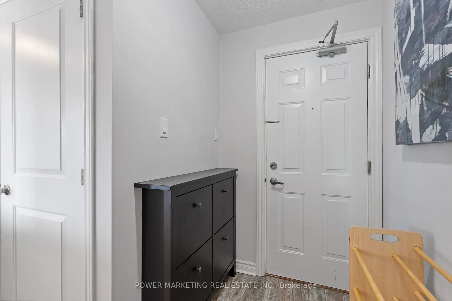 2240 Tenth Line Road 8 photo 5