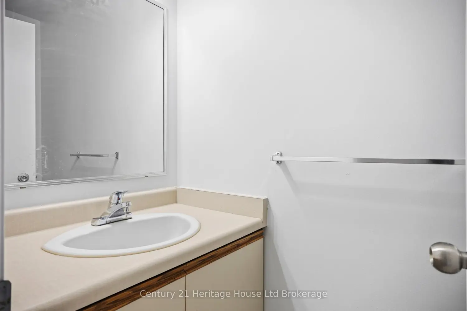 Additional image 6 of 728 Norwood Avenue