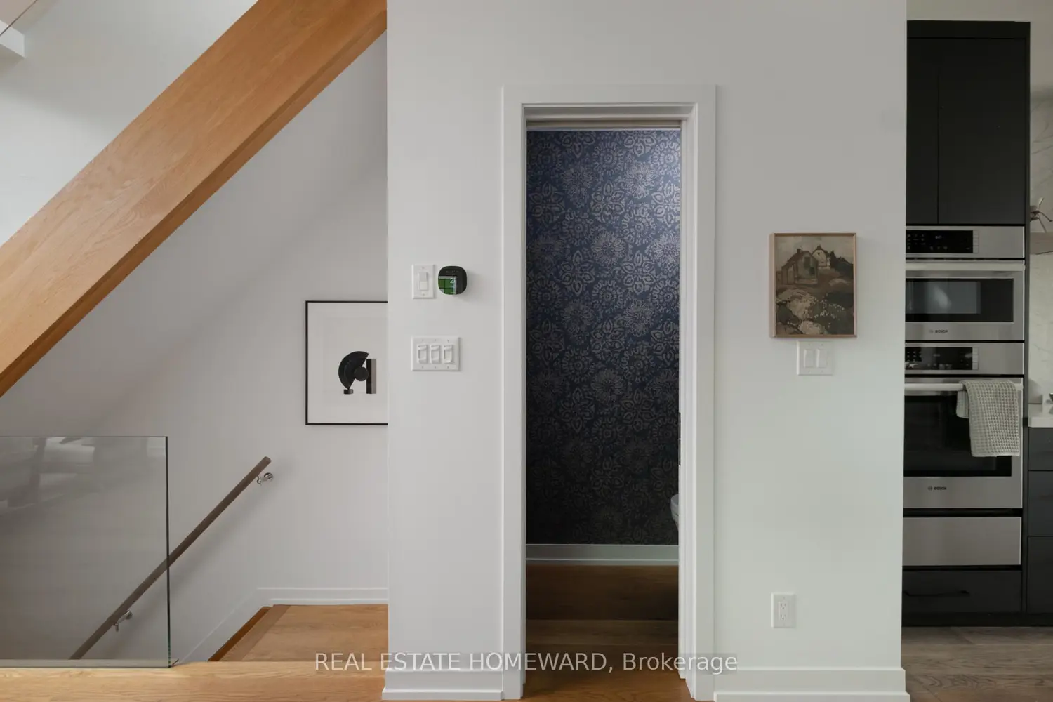 204 Bain Avenue photo 4