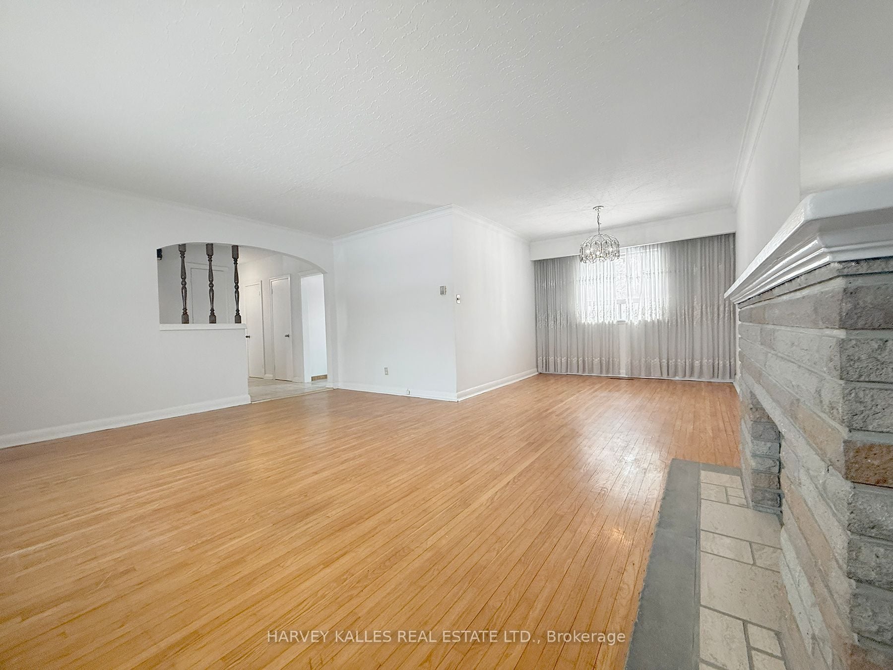 Additional image 3 of 214 Dixon Road, Toronto, ON, M9P 2M1