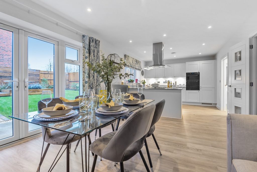 4 bed detached house for salePlot 3 The Windsor, Hale Road Benson OX10 photo 2