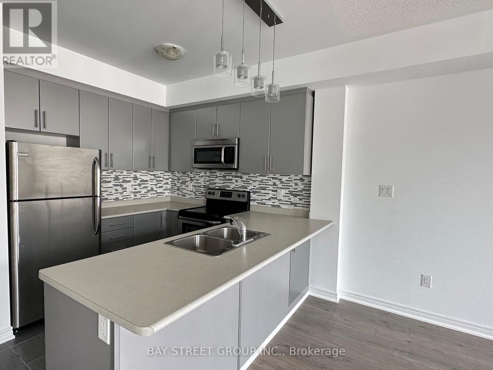 305 - 2333 SAWGRASS DRIVE