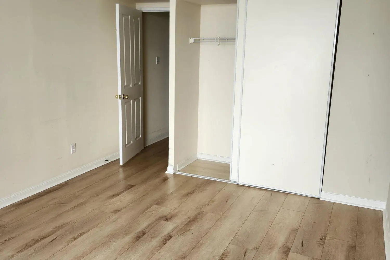 Additional image 15 of 120 Promenade Circle 910
