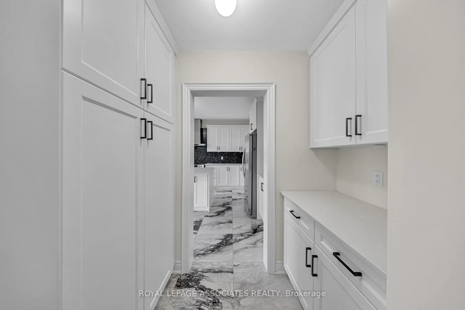 21 John Dallimore Drive photo 4