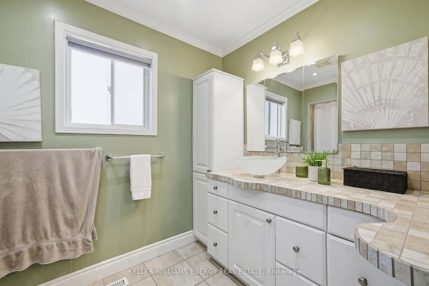 Additional image 8 of 1075 Ridgemount Boulevard