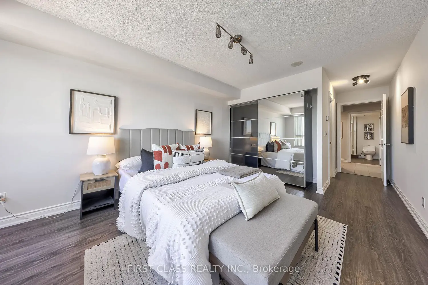 Additional image 11 of 37 Galleria Parkway 916