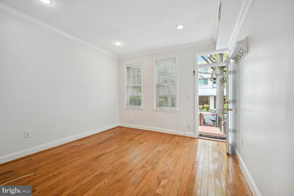 Additional image 4 of 807 25th Street NW, Washington, DC 20037