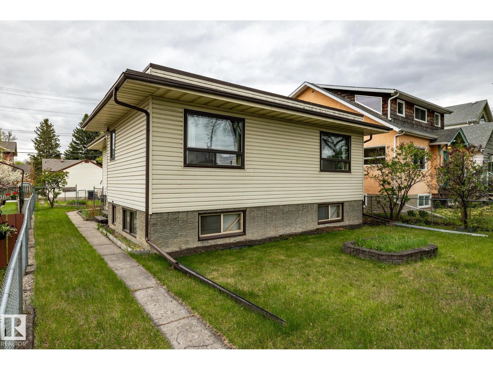 9839 81 Avenue NW, Edmonton, AB, T6E1W4