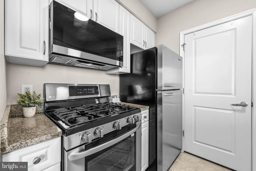 Additional image 3 of 555 Massachusetts Avenue NW Unit 1302, Washington, DC 20001