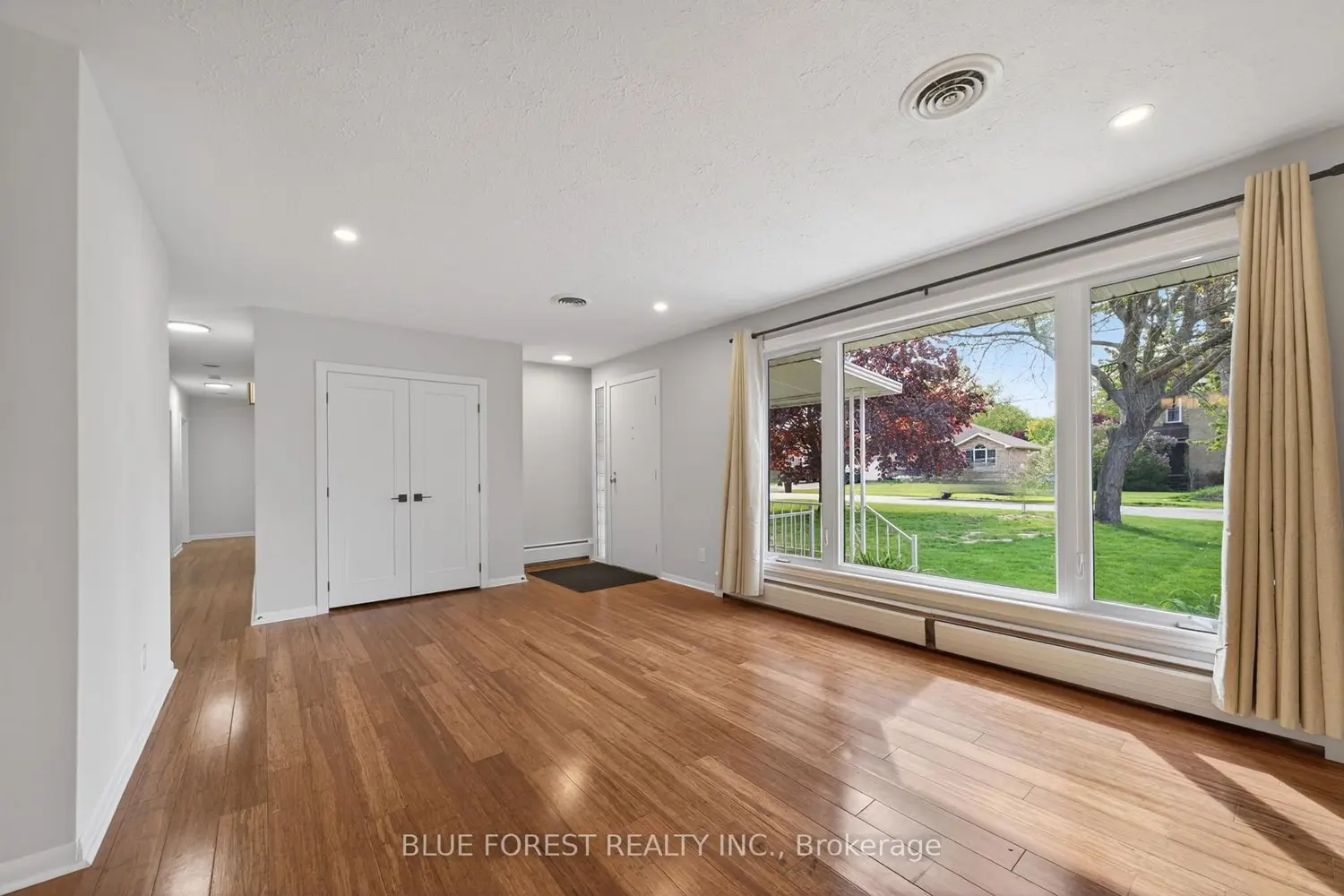 167 Mary Street photo 2
