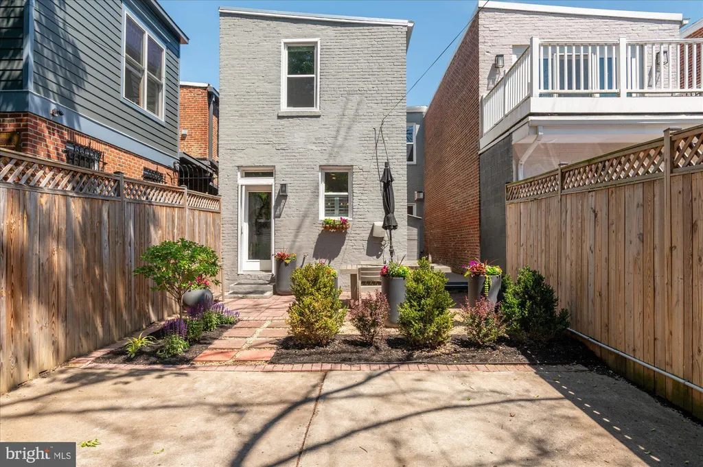 1414 Columbia Street NW, Washington, DC 20001