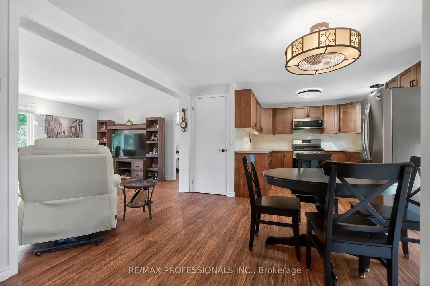 Additional image 6 of 7 Tamarack Court