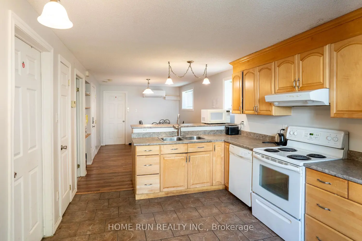 Additional image 10 of 313 Savard Avenue