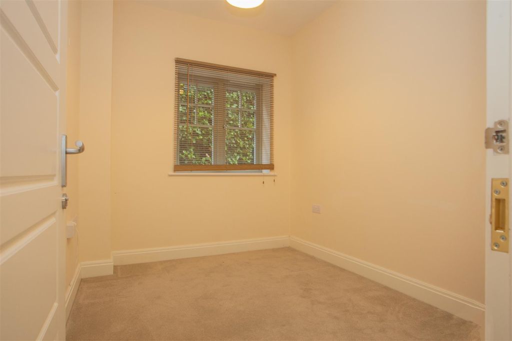 Additional image 13 of 5 bed detached house for saleVawser Crescent, Peterborough PE3