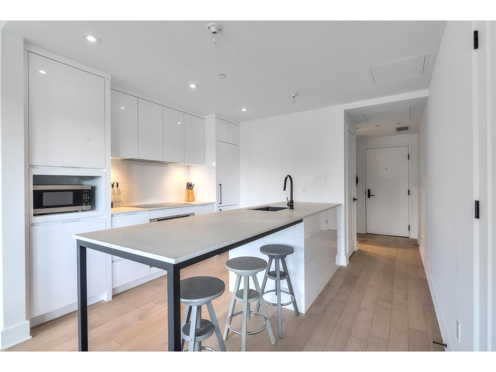 38 Rue du Square-Sir-George-Étienne-Cartier