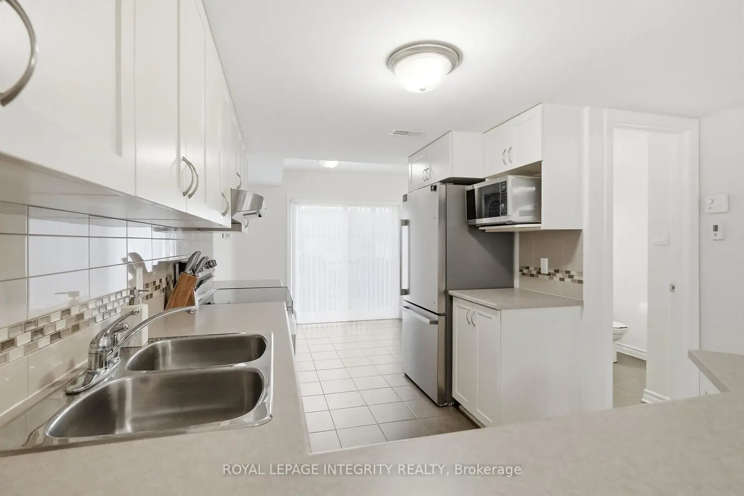 2341 Esprit Drive photo 4