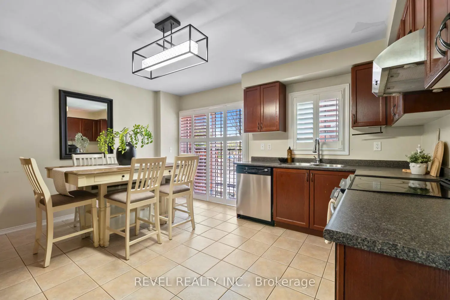 Additional image 10 of 44 Denison Avenue