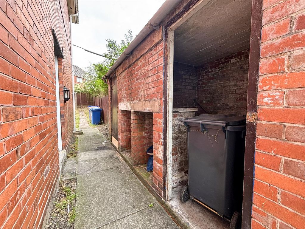Additional image 23 of 2 bed flat for saleJohnson Place, Stoke-On-Trent ST6