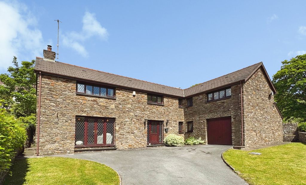 4 bed barn conversion for saleBrombil Barn, Port Talbot SA13