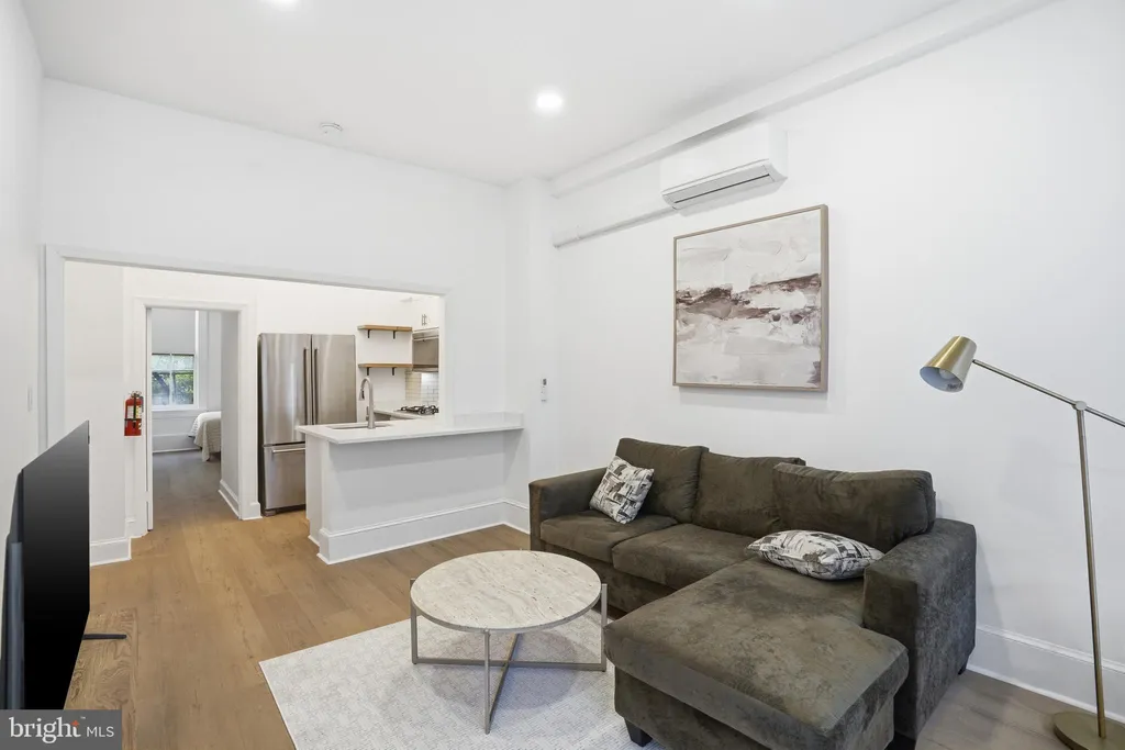 Additional image 12 of 313 C Street SE, Washington, DC 20003