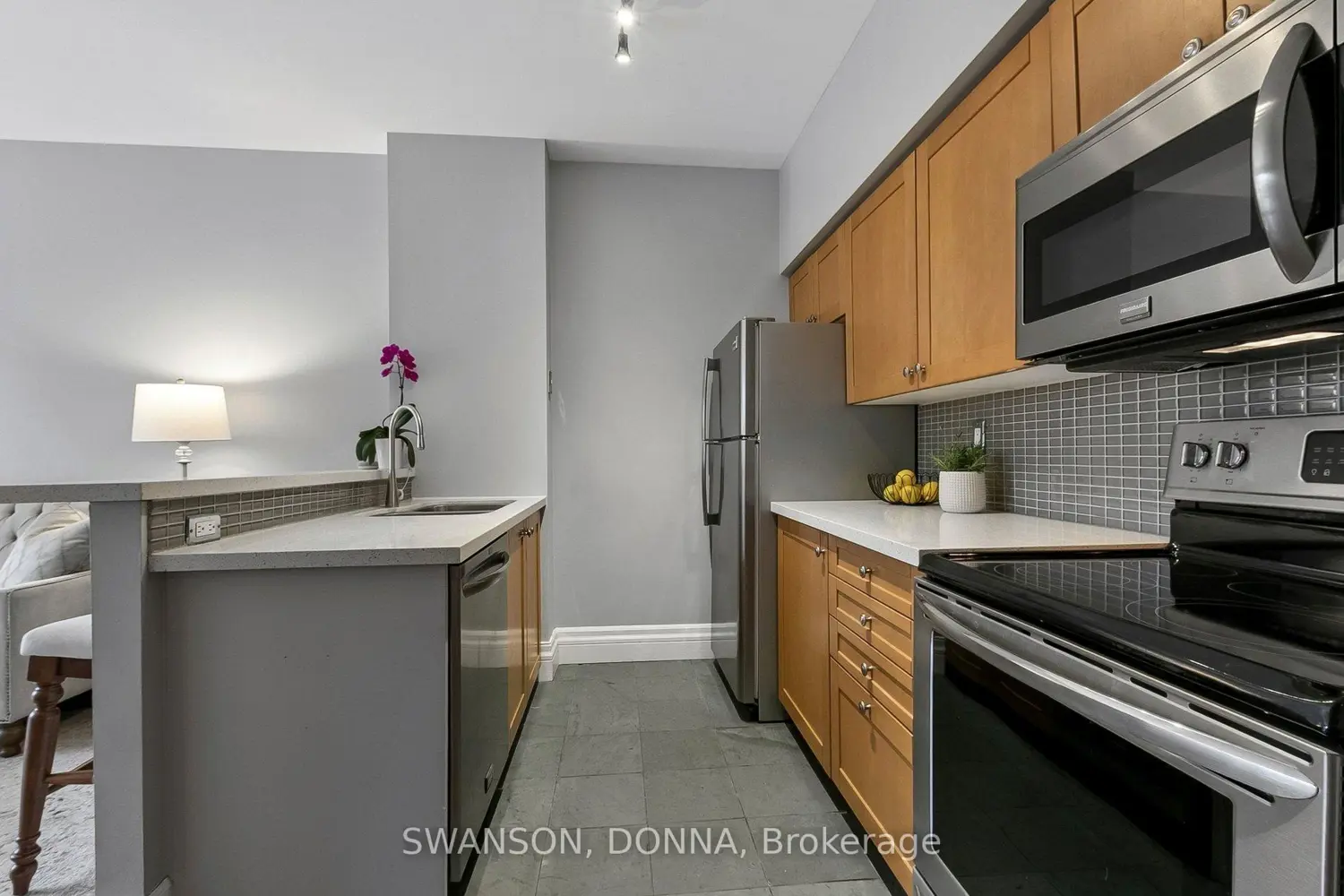 111 Merton Street 303 photo 4