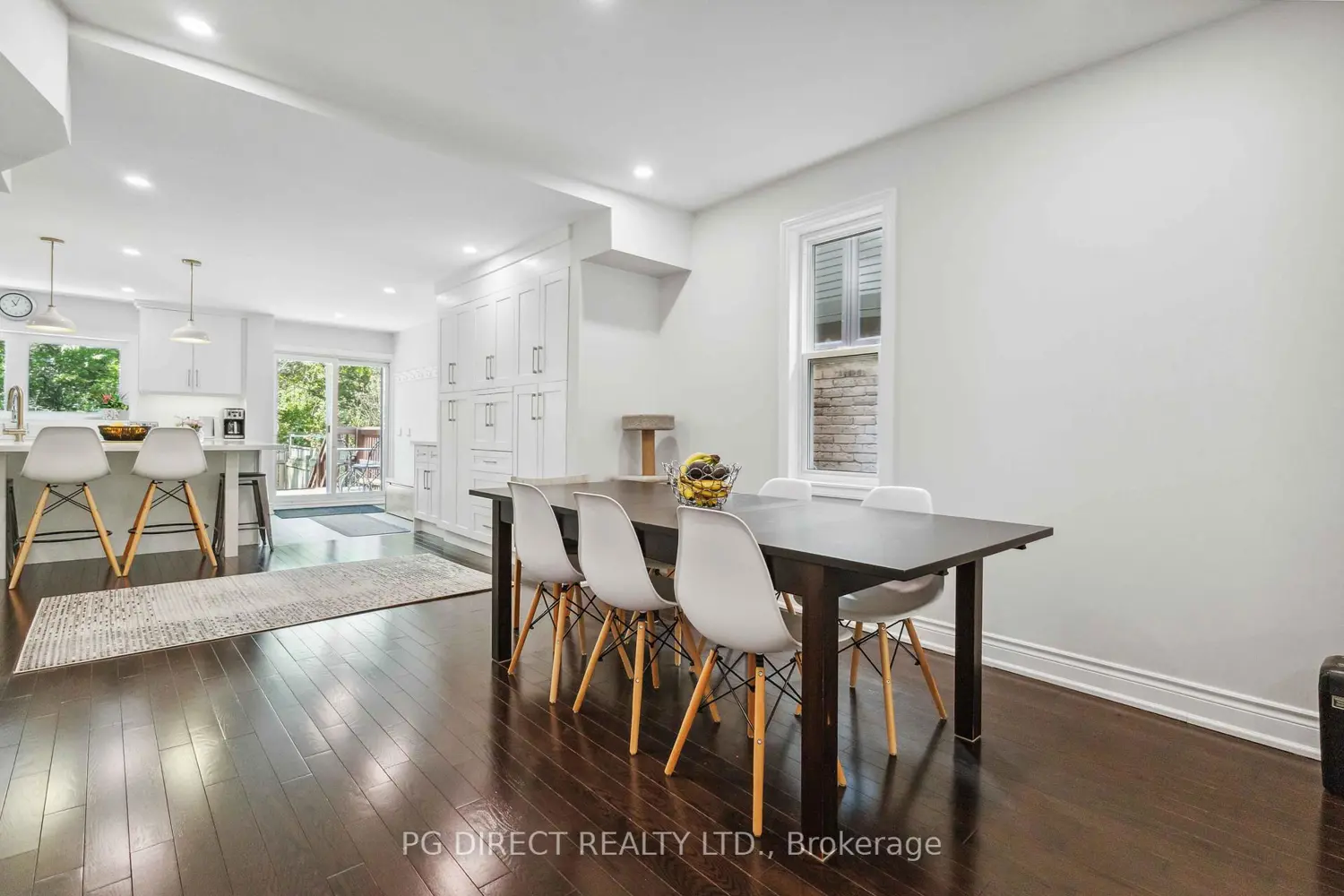 27 Warren Crescent photo 3
