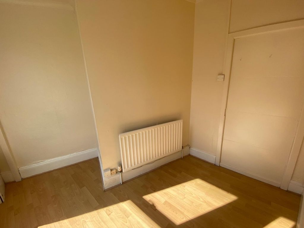 Additional image 8 of 2 bed flat for saleWindsor Road, Neath, Neath Port Talbot. SA11