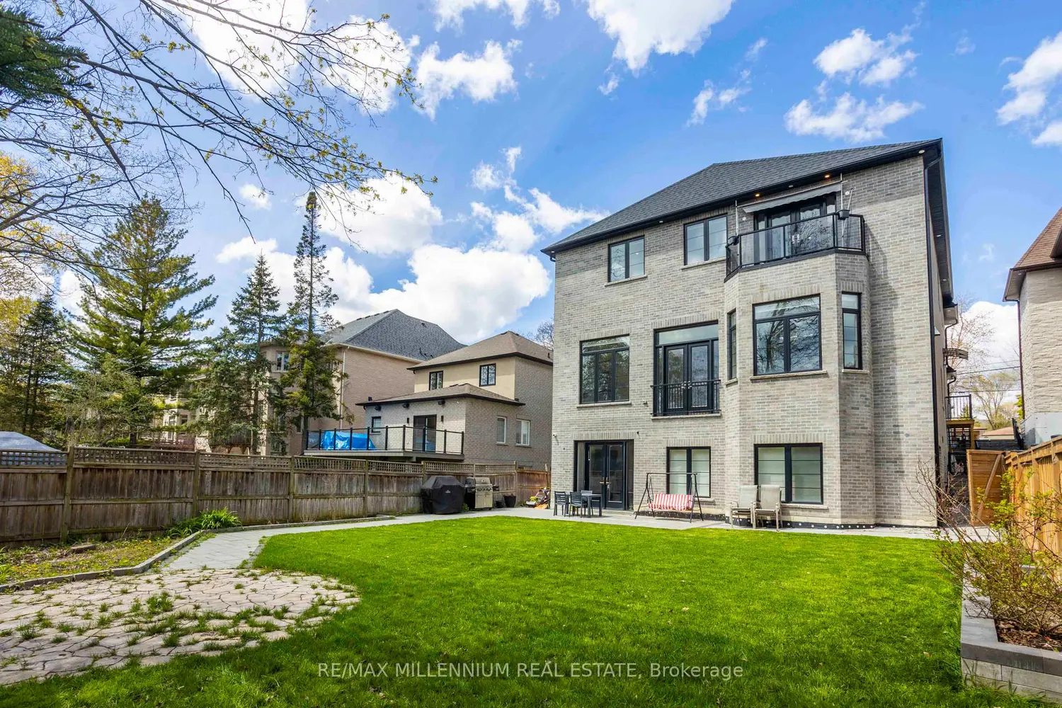 Additional image 19 of 413 Sheppard Avenue