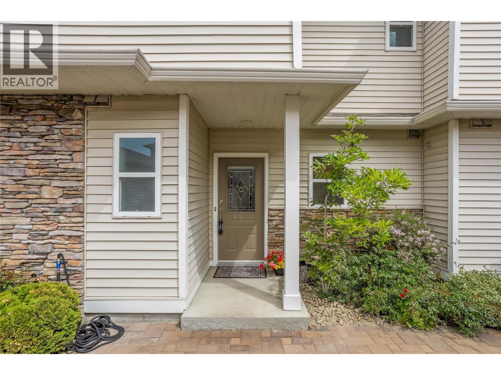 104-4049 Lakeshore Road, Kelowna, BC, V1W1V7