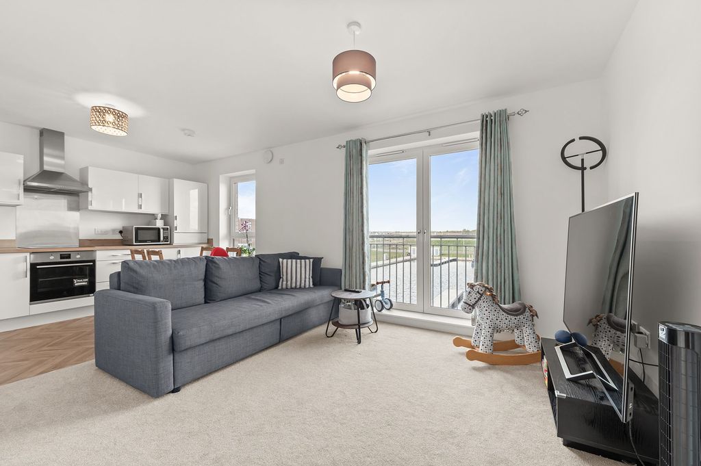 Additional image 3 of 2 bed flat for saleCanal View, Winchburgh EH52