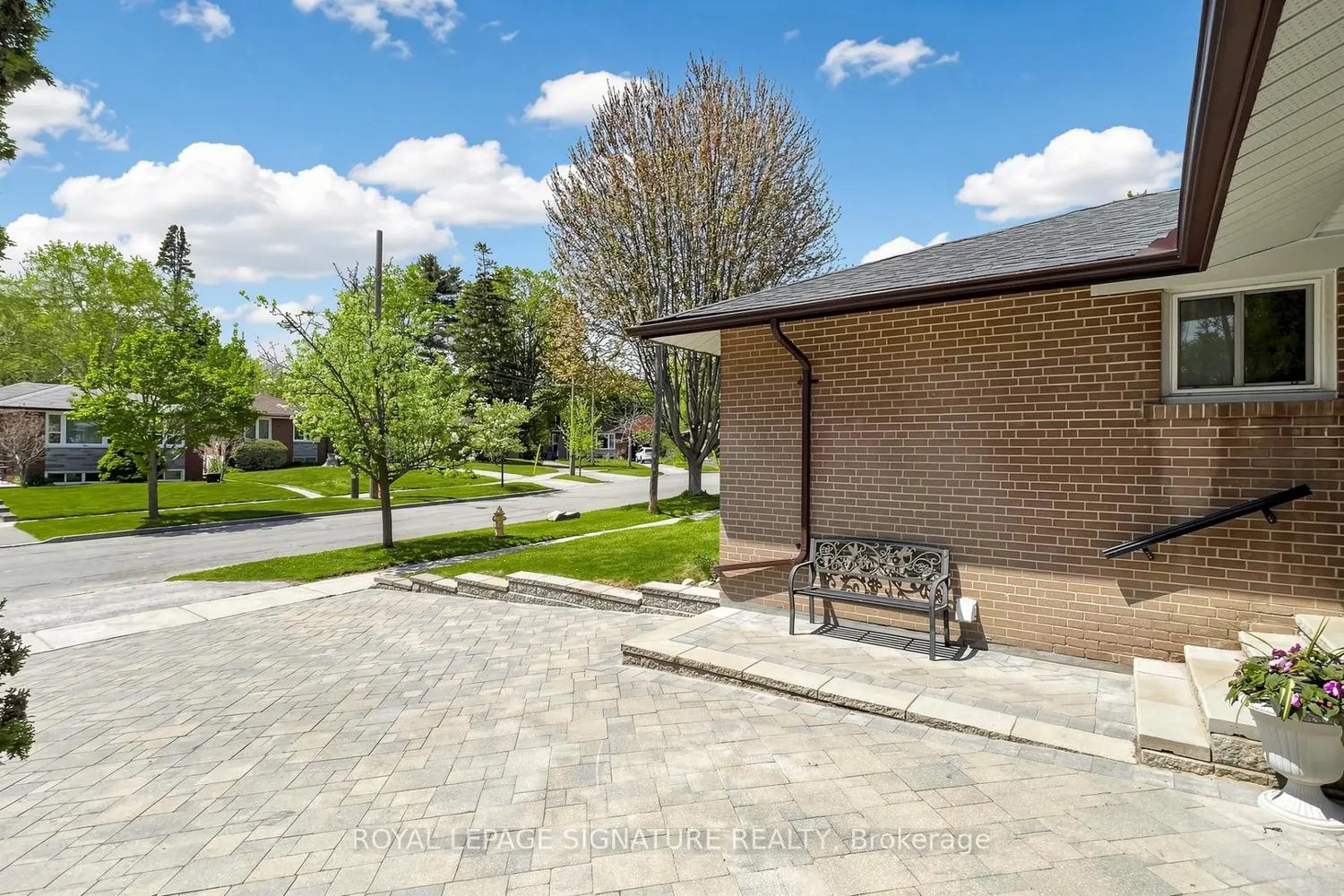 59 Woodgarden Crescent photo 3